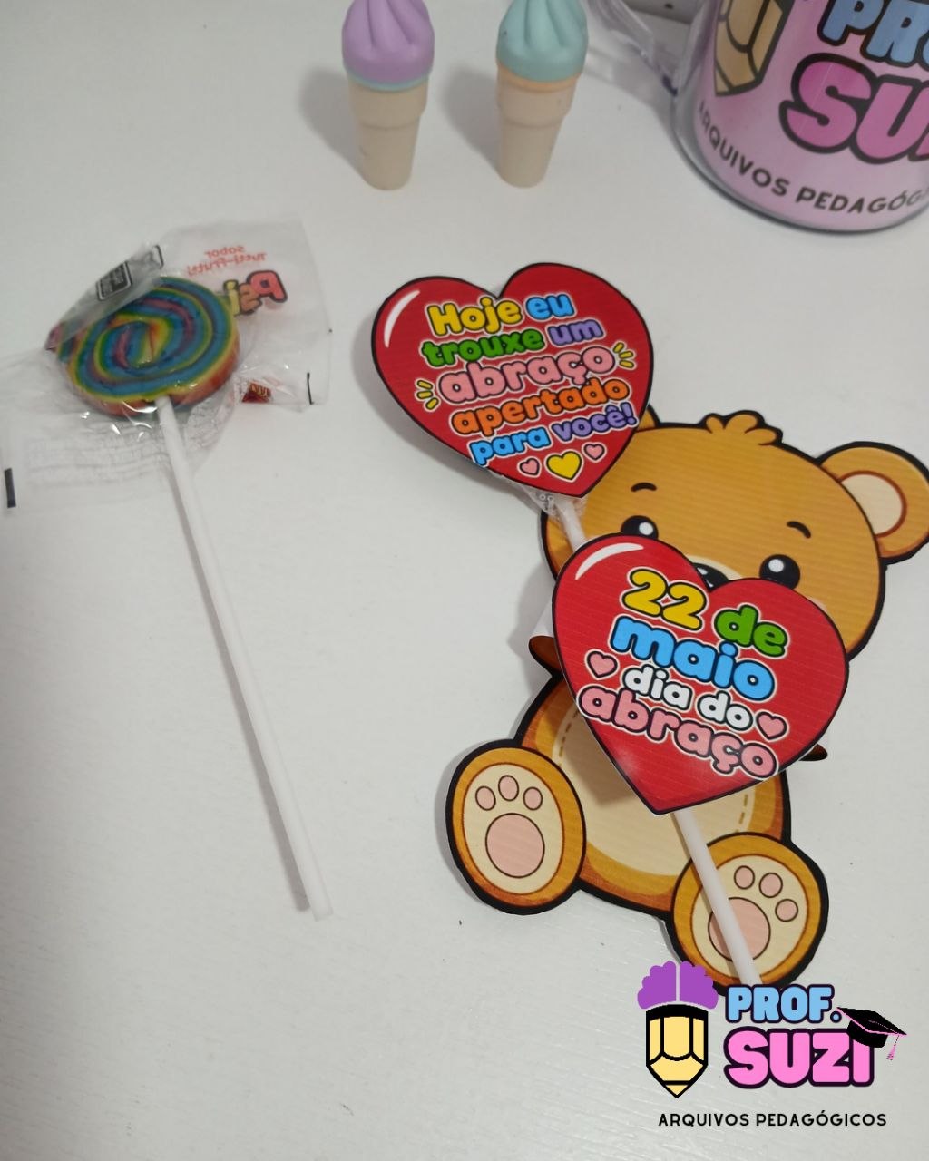 LEMBRANCINHA DIA DO ABRAÇO – URSINHO COM PIRULITO 💕🧸 - Imagem 4